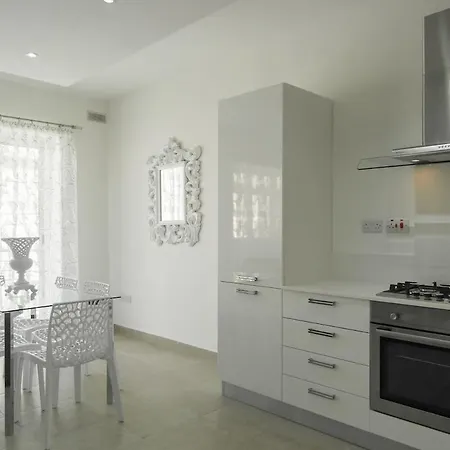 Azure Coast Living Lägenhet *